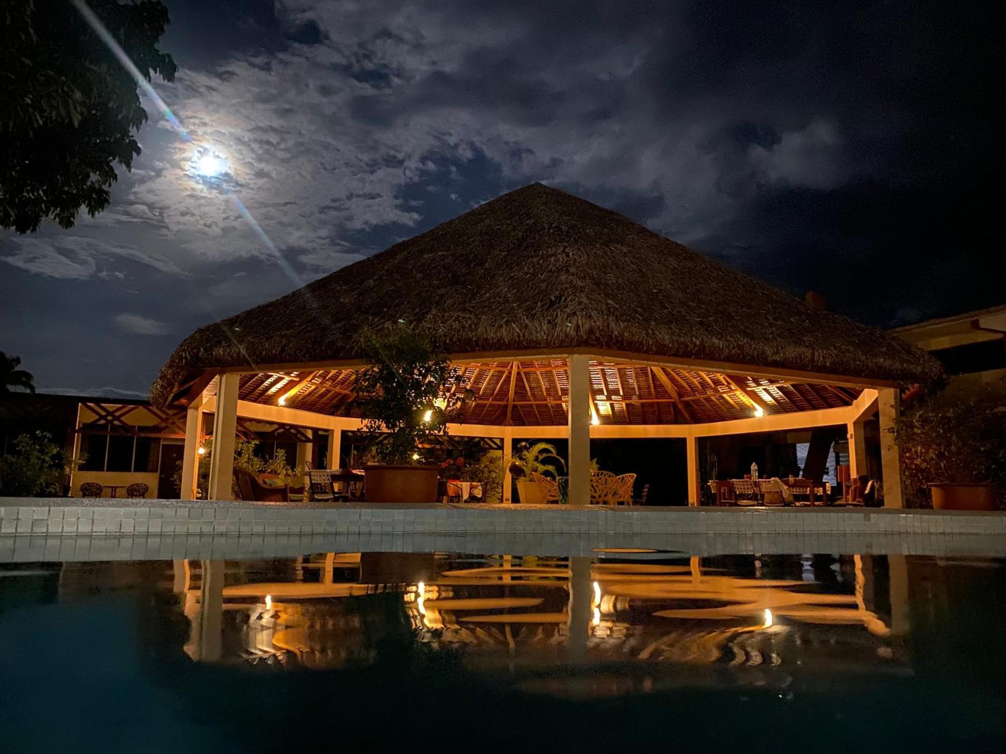 Hotel Santo Vanuatu 루간빌 외부 사진